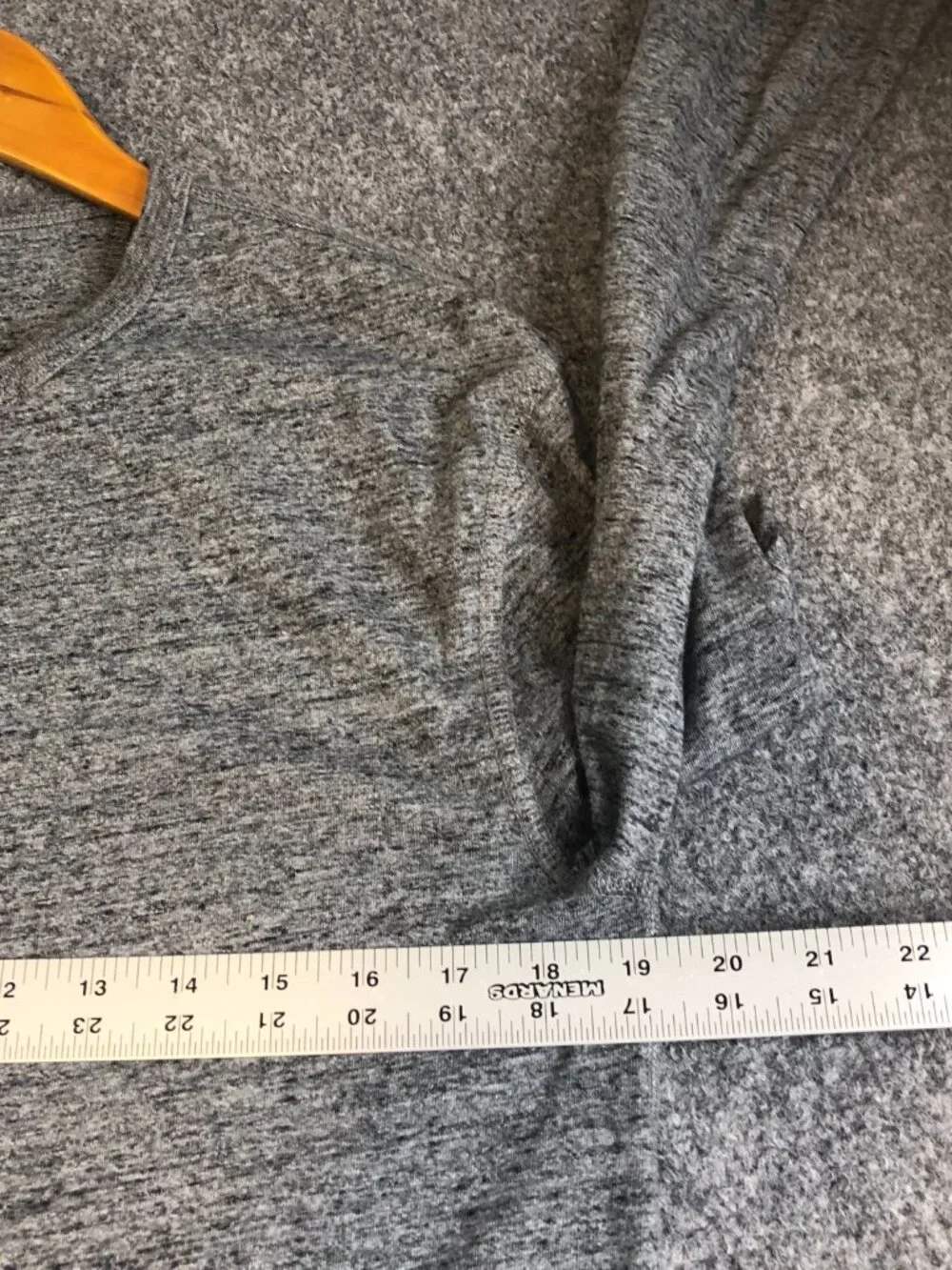 J Crew Shirt Mens MEdium Gray Heather Henley Knit Goods Long Sleeve 100% Cotton